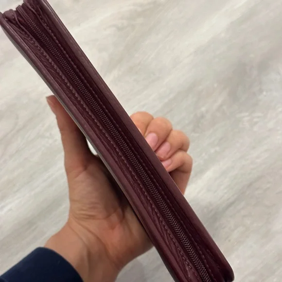 Elegant Burgundy Jewelry Organizer - Picture 8 of 10